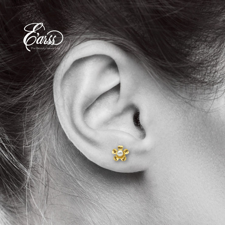 Flower with 3mm Pearl | Stainless Steel | 18K Gold Plated